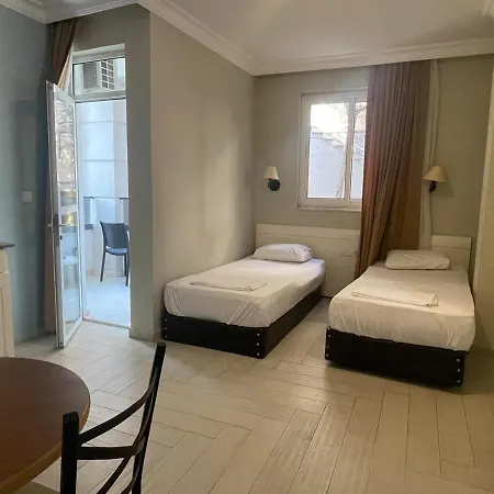 Two Seas Hotel 2*