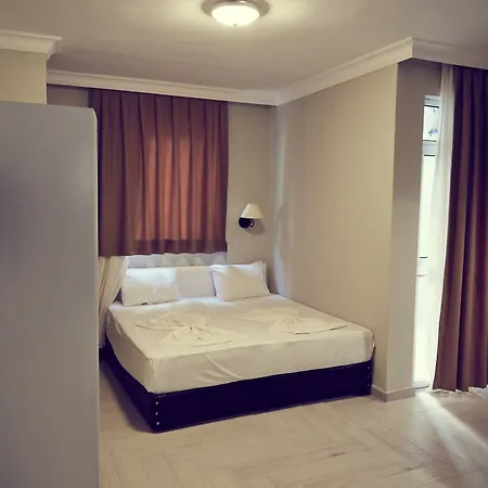 Two Seas Hotel 2*
